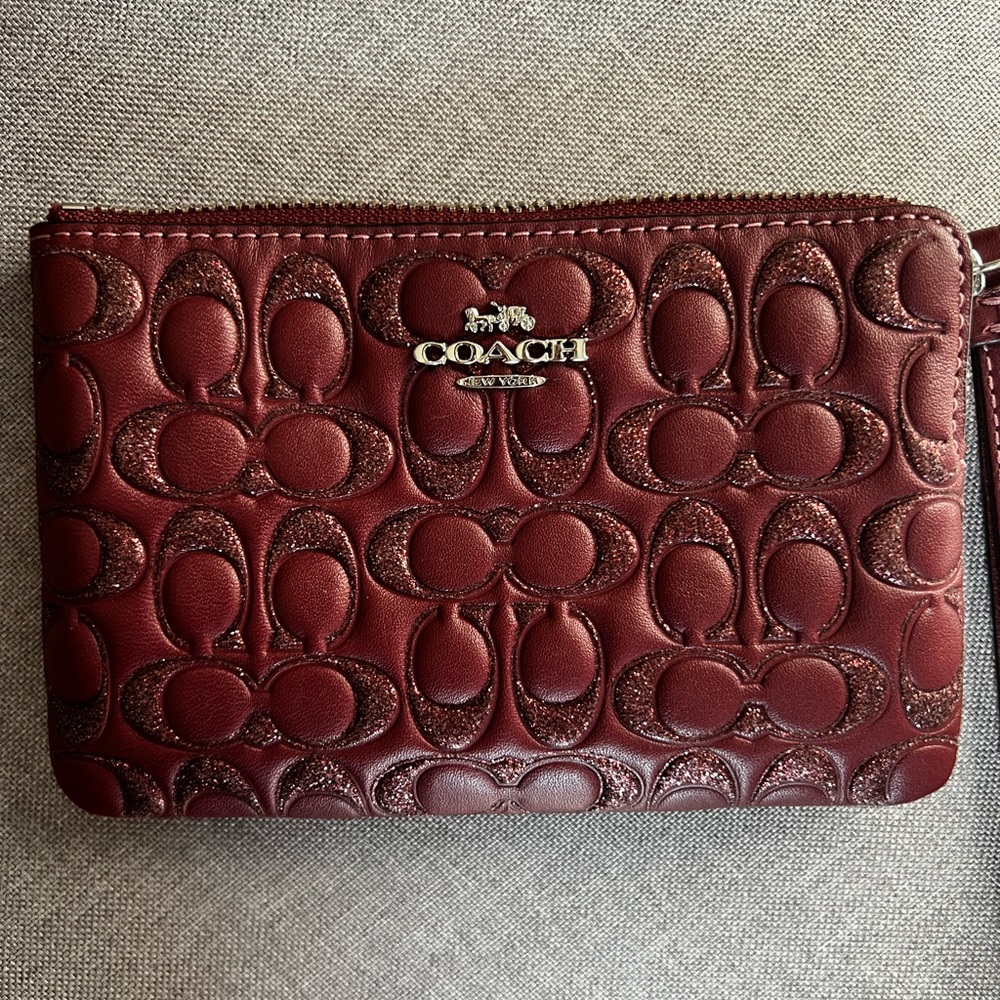 ✨EUC COACH WRISTLET✨